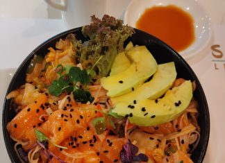 🇶🇦 Sushi at Sushi Library,Vendome Mall, Doha,Qatar