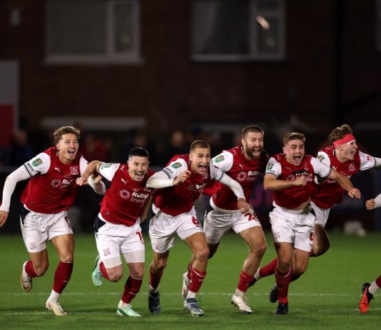 Arsenal Lose to Fleetwood on Penalties in the EFL Cup. Roy of the Rovers Stuff. In Serie A Lazio, Como and Roma all win on Tuesday evening. Lets See what Today Holds.#fleetwood #arsenalvsfleetwood #eflcup #royoftherovers